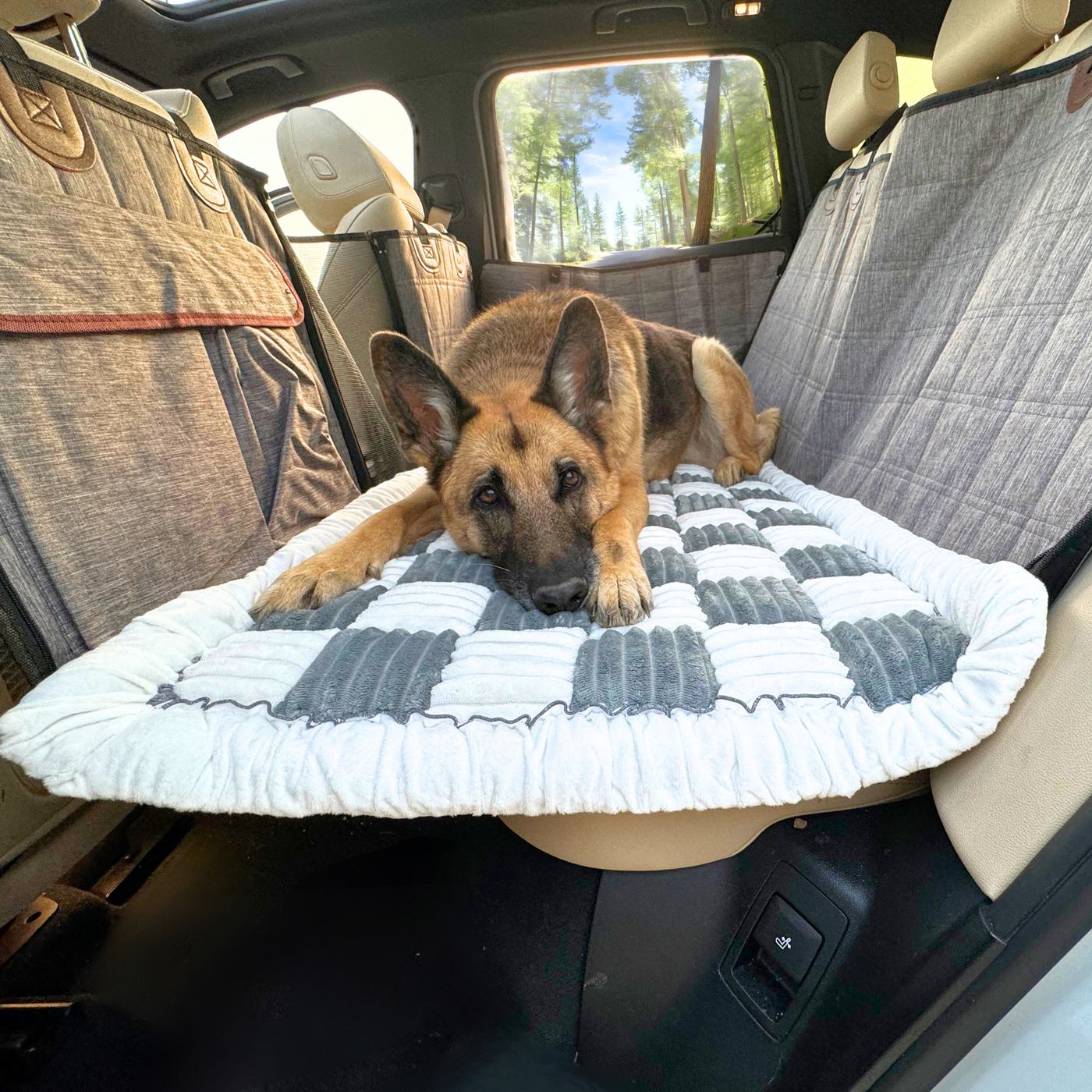 Global Inn™ Deluxe Dog Bed - For The Backseat Extender